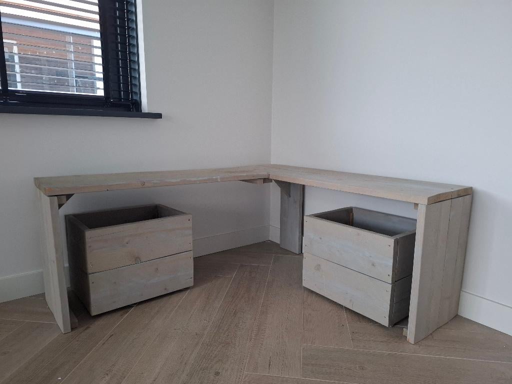 Speeltafel /bureau steigerhout incl 2 bakken, Ophalen, Gebruikt, Hout, Hoekbureau