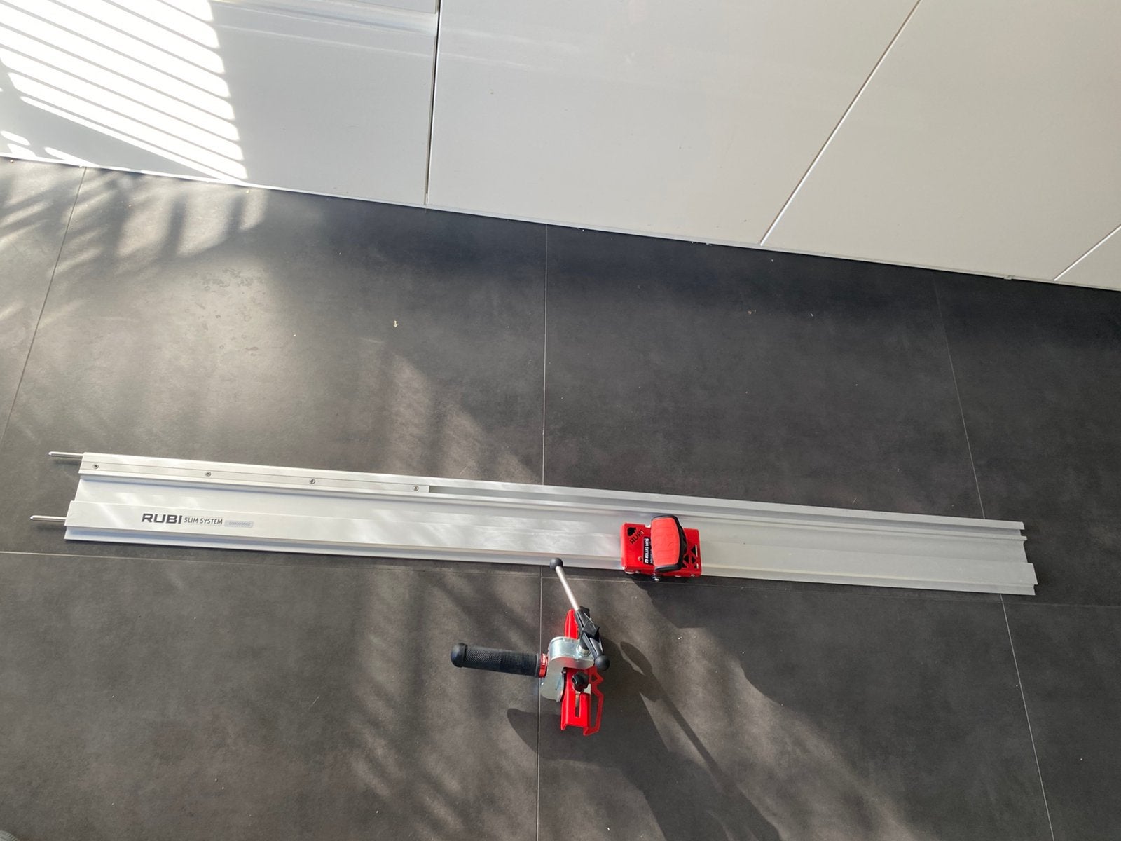 Rubi Slim G2 set tegelsnijder (tot 155 cm snijden), Ophalen of Verzenden, Zo goed als nieuw