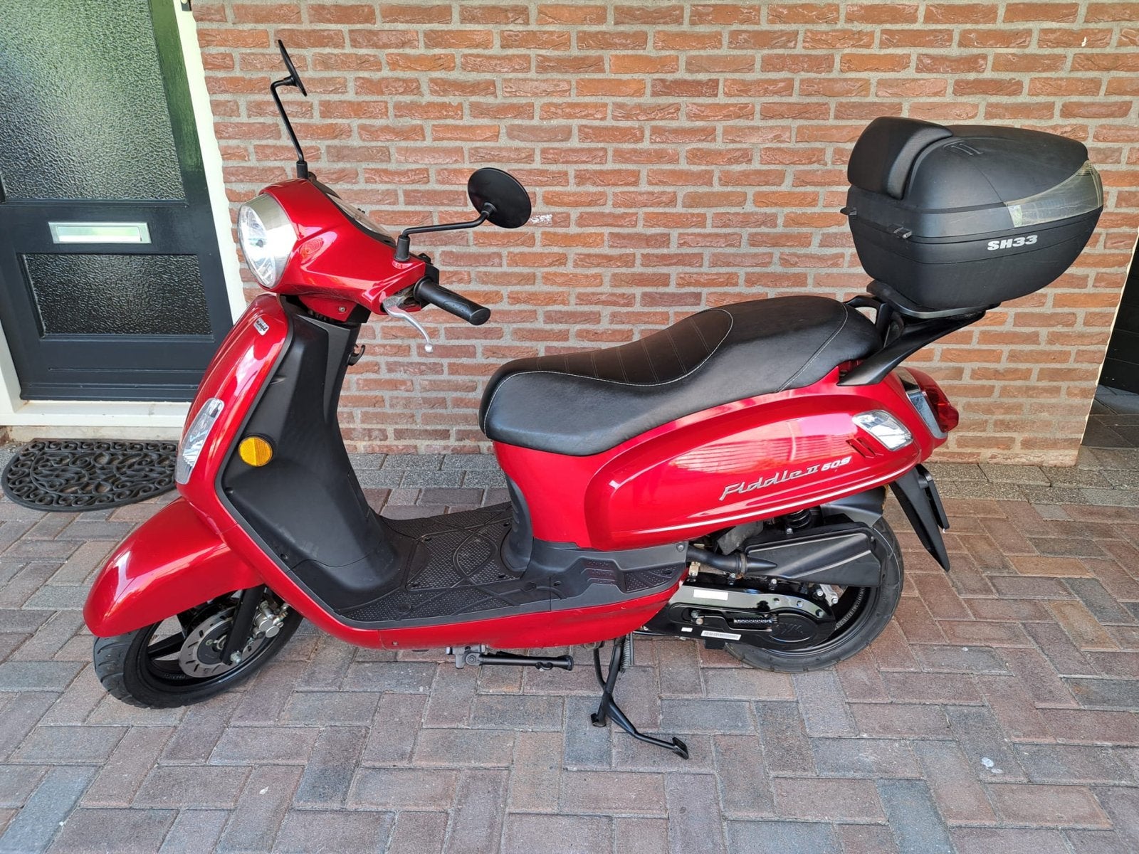 Rode Sym Fiddle II scooter - Zo goed als nieuw, Ophalen, Maximaal 45 km/u, Zo goed als nieuw, Benzine