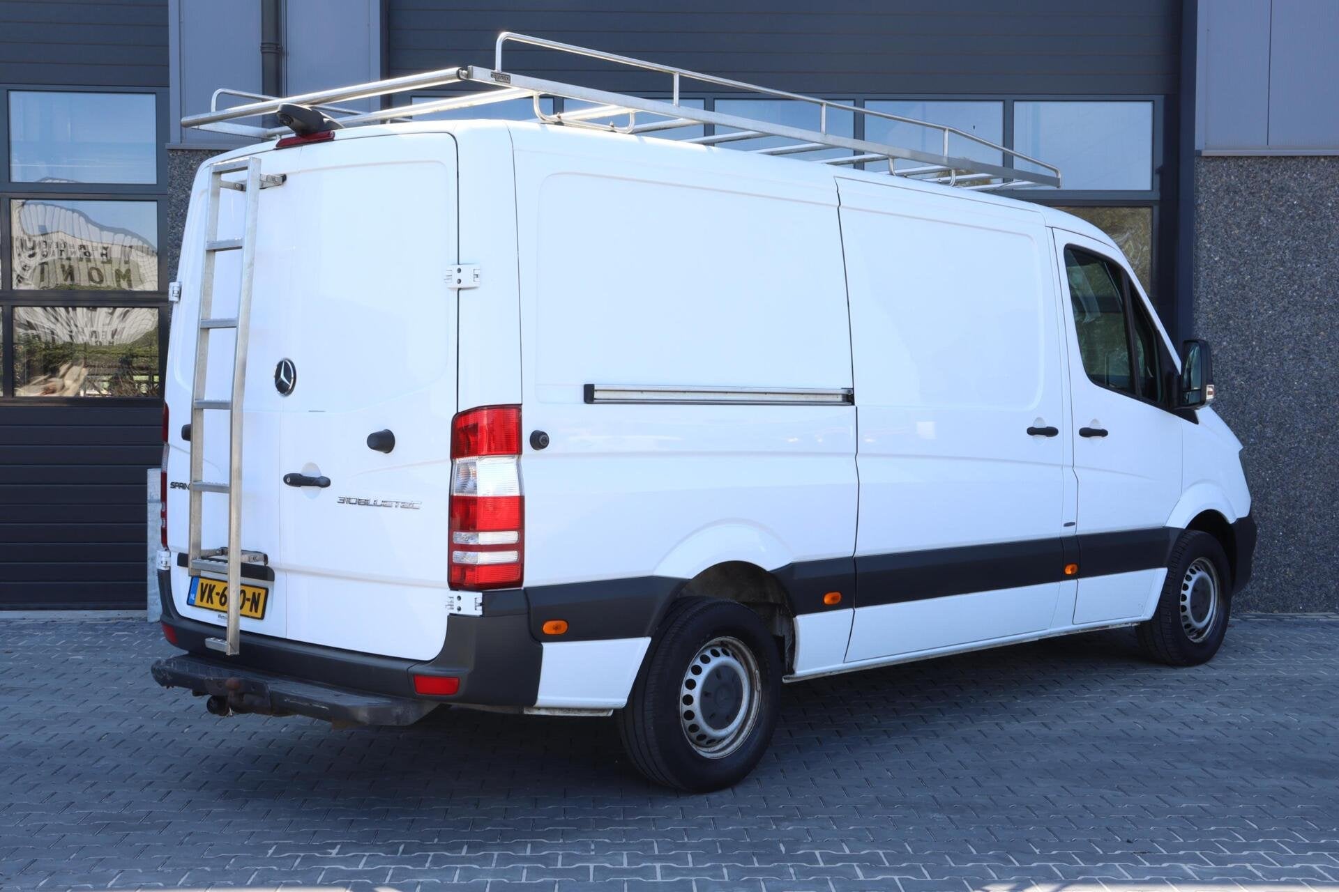 Mercedes Sprinter bestel 310 2.2 CDI L2H1 l AUTOMAAT l NAVI, Auto's, Bestelauto's, Automaat, Stof, Gebruikt, 2000 kg