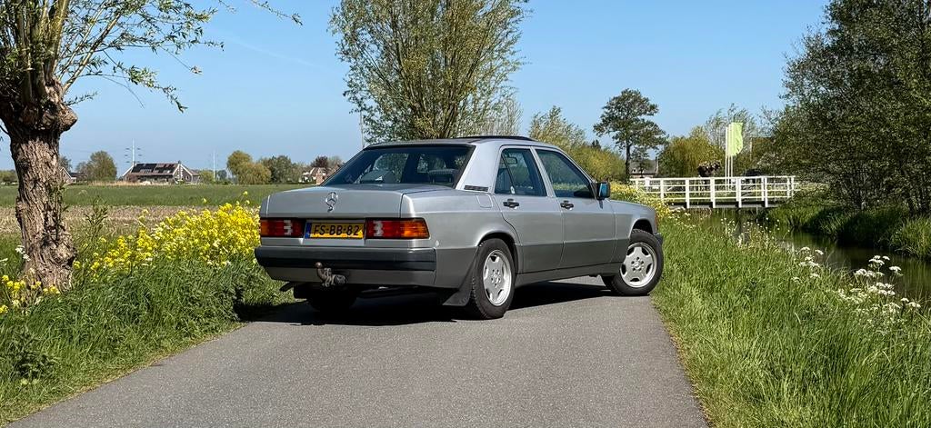 Mercedes-Benz 190-Serie 1.8 E AUT U9 1992 Zilver, Auto's, Mercedes-Benz, Automaat, Achterwielaandrijving, 4 cilinders, 49 €/maand