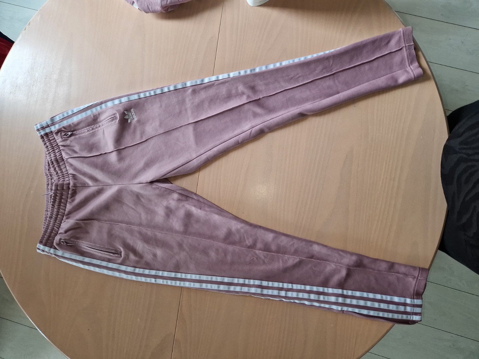 Adidas trainingsbroek roze/paars maat 34 (XS), Adidas, Ophalen of Verzenden, Zo goed als nieuw, Roze