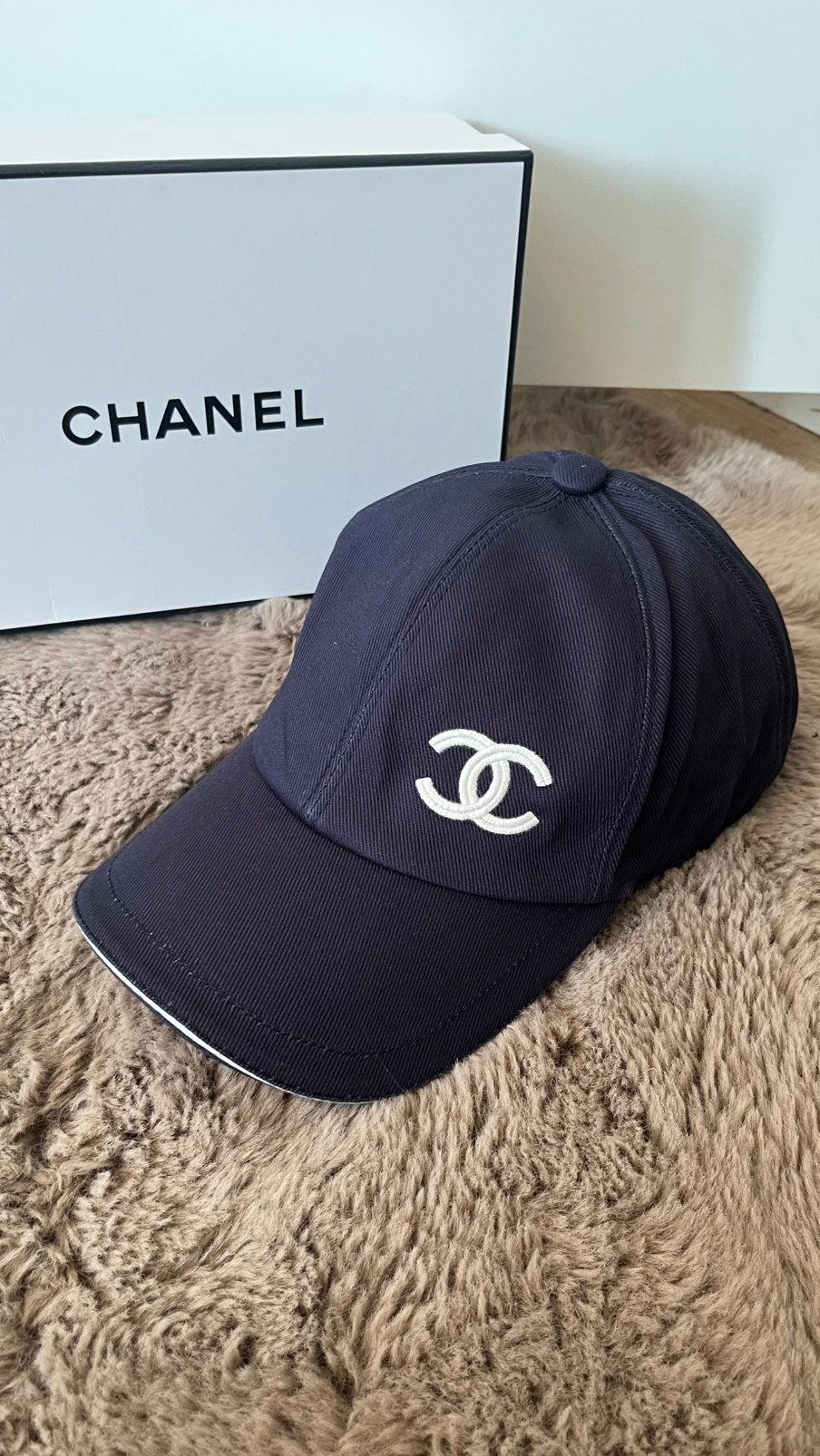 Chanel Pet Donkerblauw, Ophalen of Verzenden, Nieuw, Pet