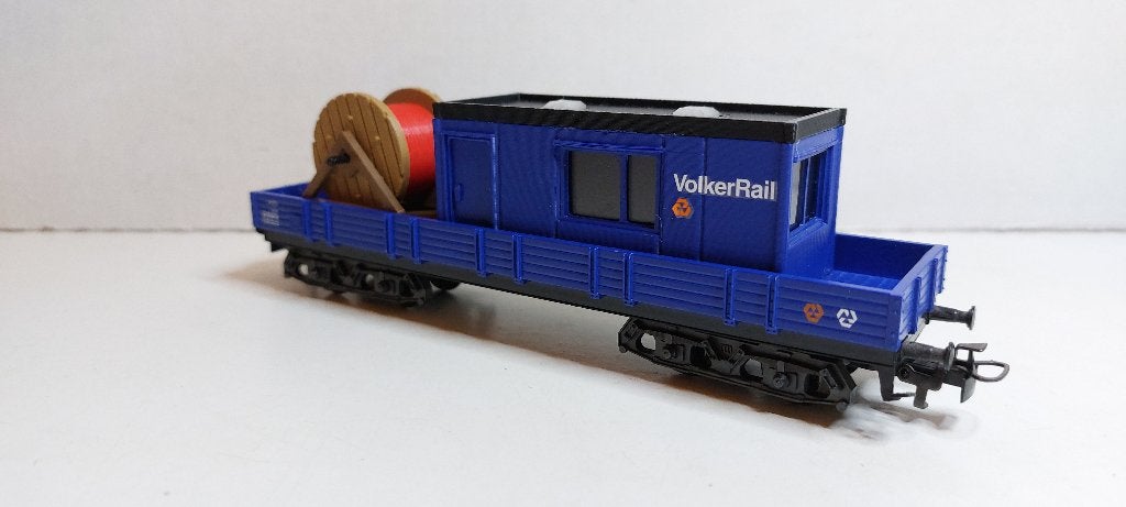 VolkerRail Lage Bakwagon met Bouwkeet en Kabelhaspel (07), Wisselstroom, Wagon, Ophalen of Verzenden, Märklin