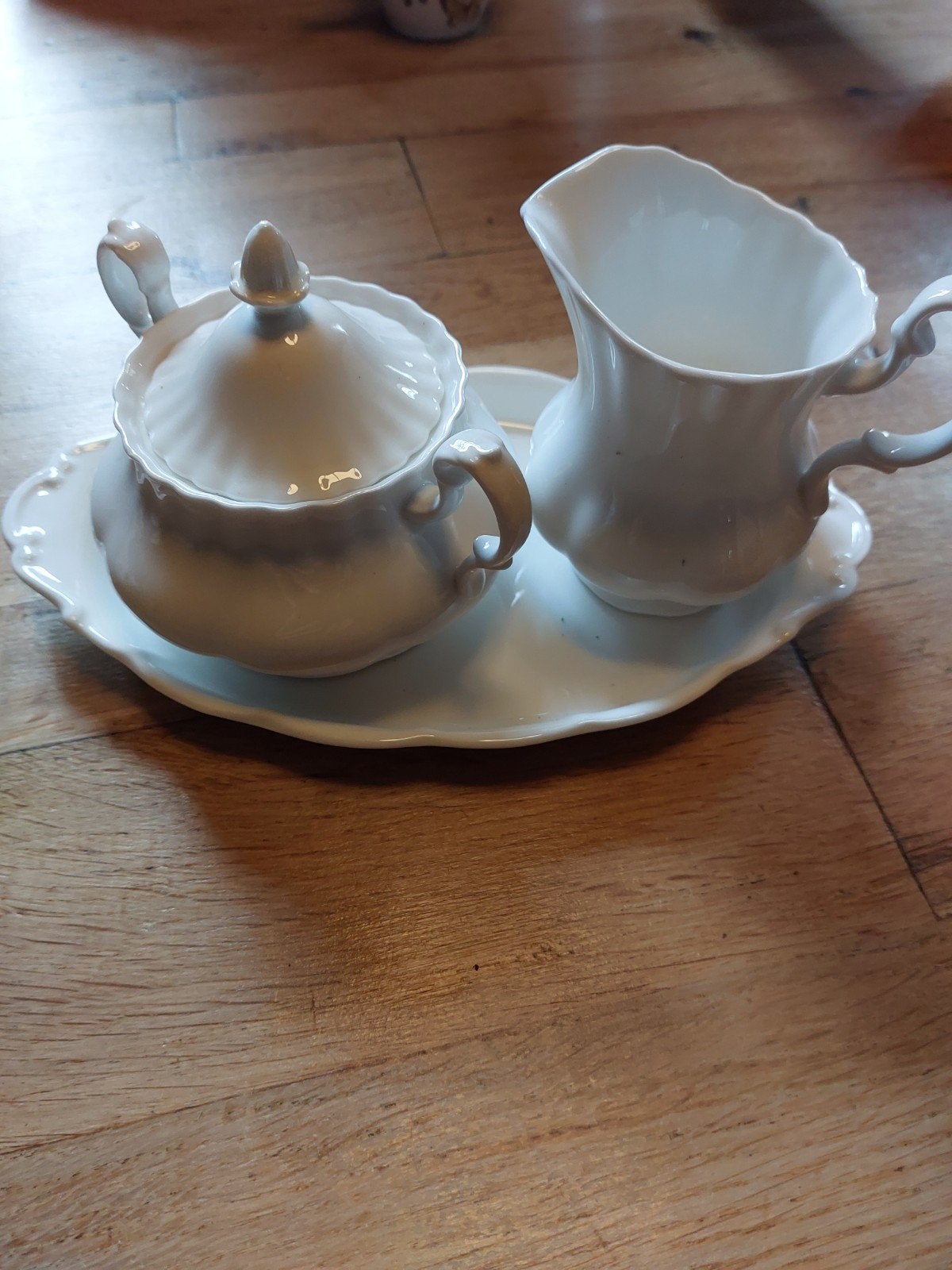 Royal Albert Reverie suikerpot, melkkan en schaal, Kan, Klassiek, Ophalen of Verzenden, Zo goed als nieuw