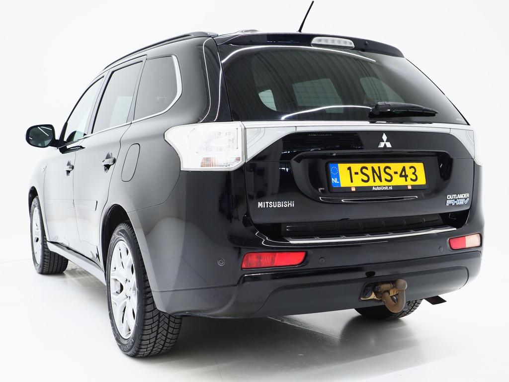 Mitsubishi Outlander 2.0 PHEV Instyle | Schuifdak | Trekhaak, Automaat, Zwart, 4 cilinders, Zwart
