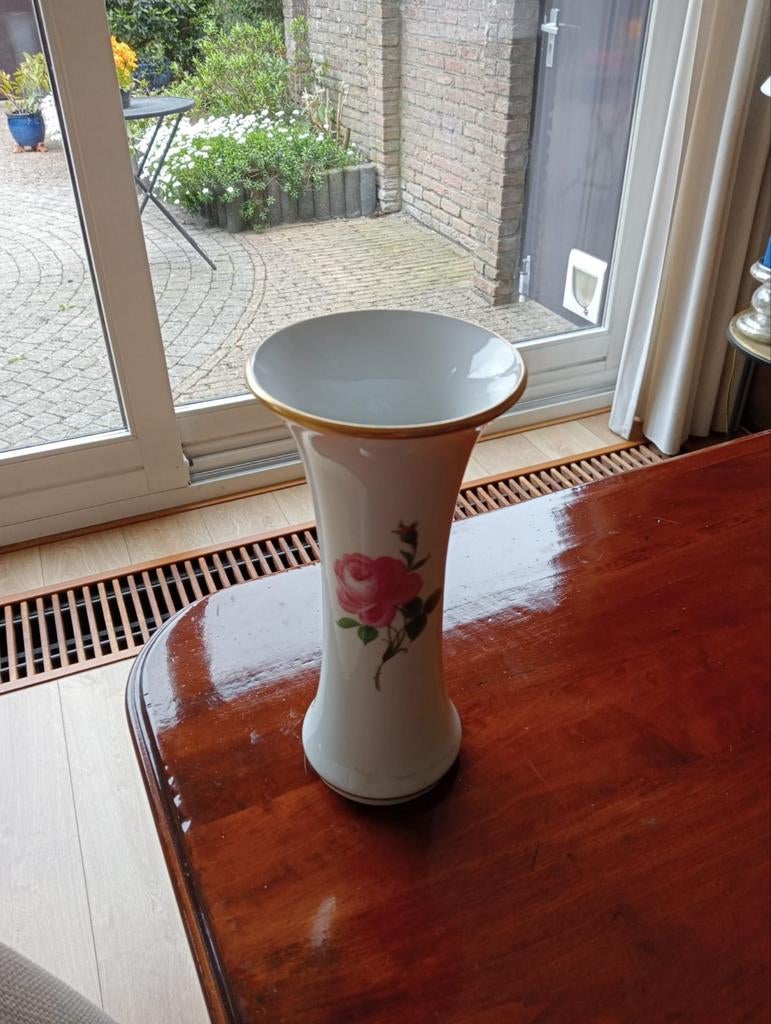 Prachtige Meissen vaas met roosdecoratie, 25 cm hoog, Ophalen of Verzenden