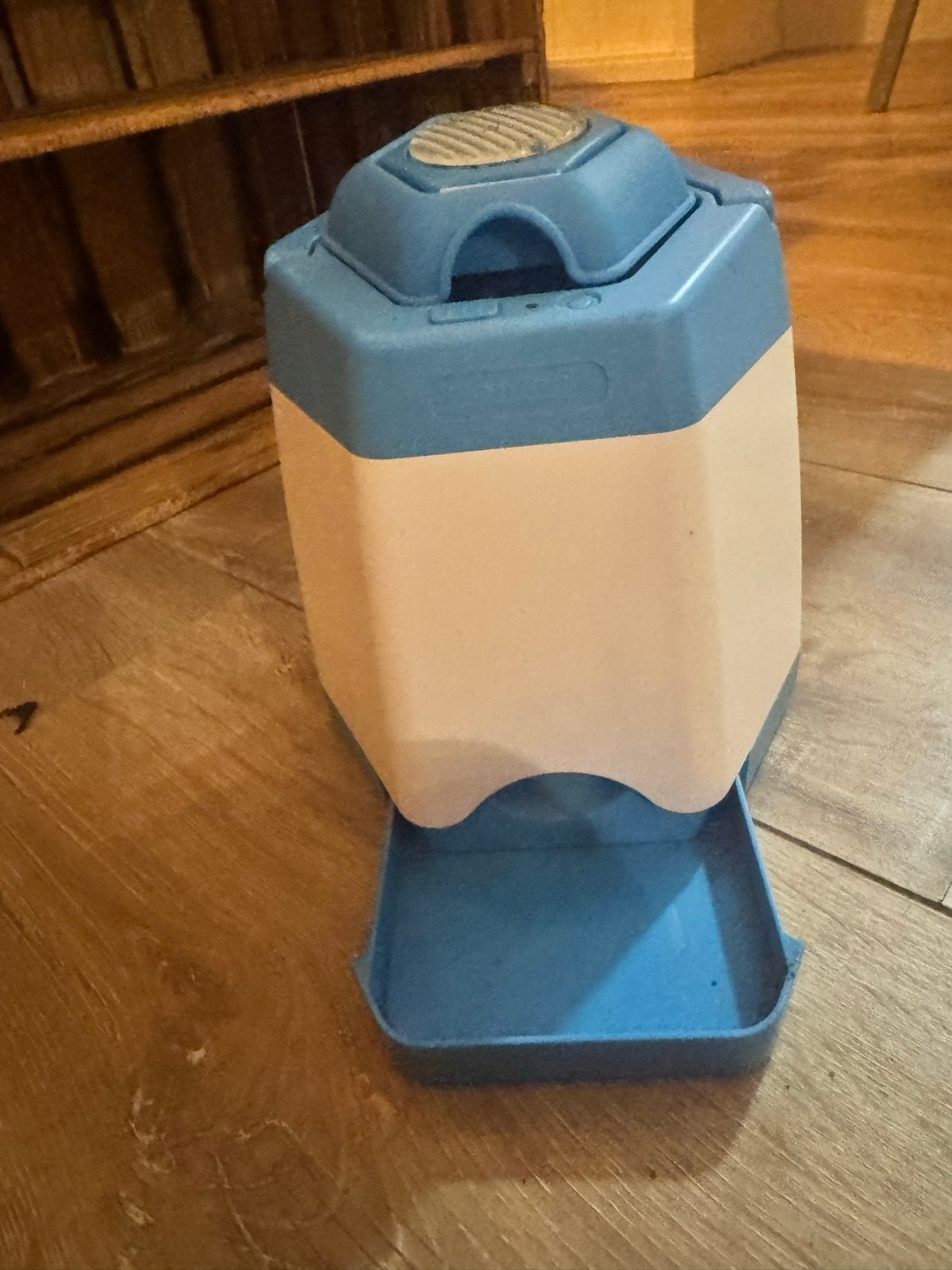 Tractatie voederbak hond dispenser speelgoed  honden katten, Ophalen, Automatisch, Zo goed als nieuw