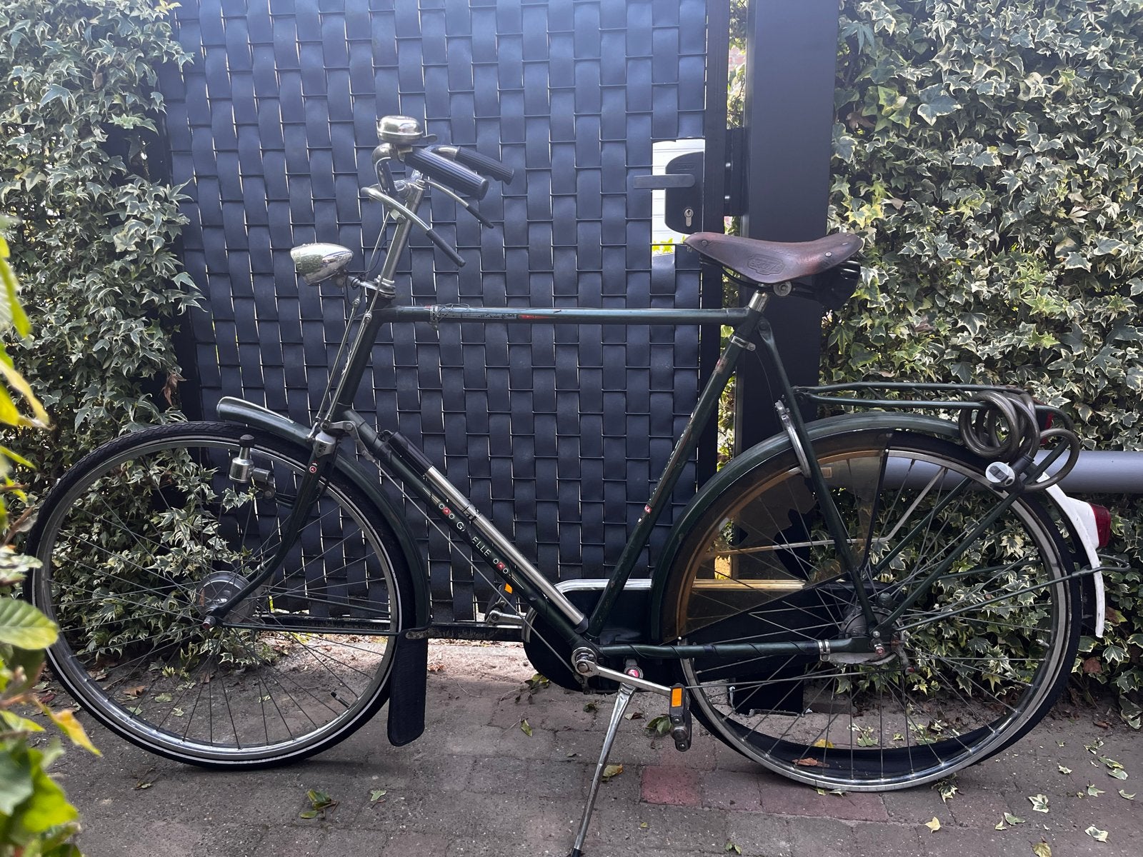 Twee oldtimer fietsen: Gazelle en Batavus, Fietsen en Brommers, Ophalen of Verzenden, Velgrem, Jaren '60 of nieuwer