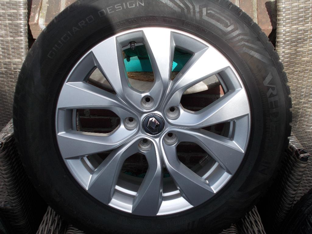 RENAULT CAPTUR VANAF BOUWJAAR 2020, Auto-onderdelen, Banden en Velgen, Ophalen, 215 mm, Banden en Velgen, 17 inch