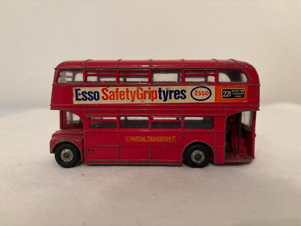 Dinky Toys Routemaster Bus 1966 - London Transport, Ophalen of Verzenden, Gebruikt