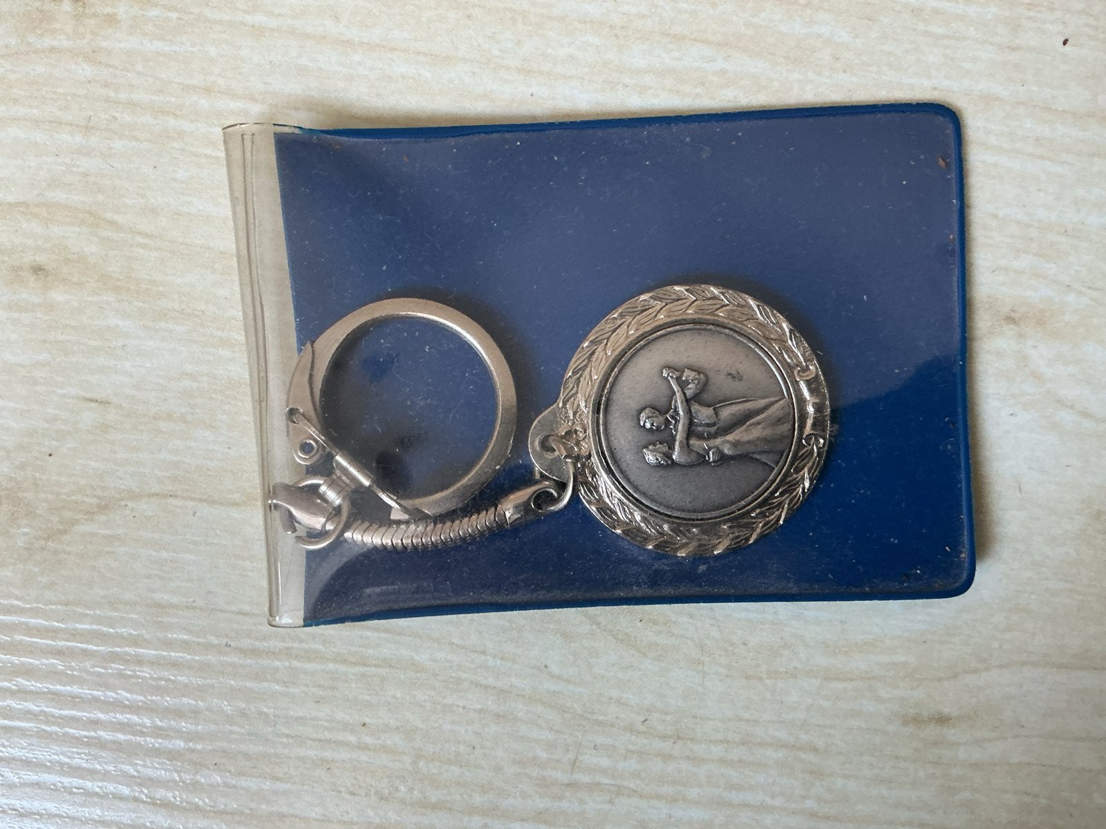 Vintage Sleutelhanger met Dansers Medaillon, Ophalen of Verzenden, Zo goed als nieuw, Overige typen