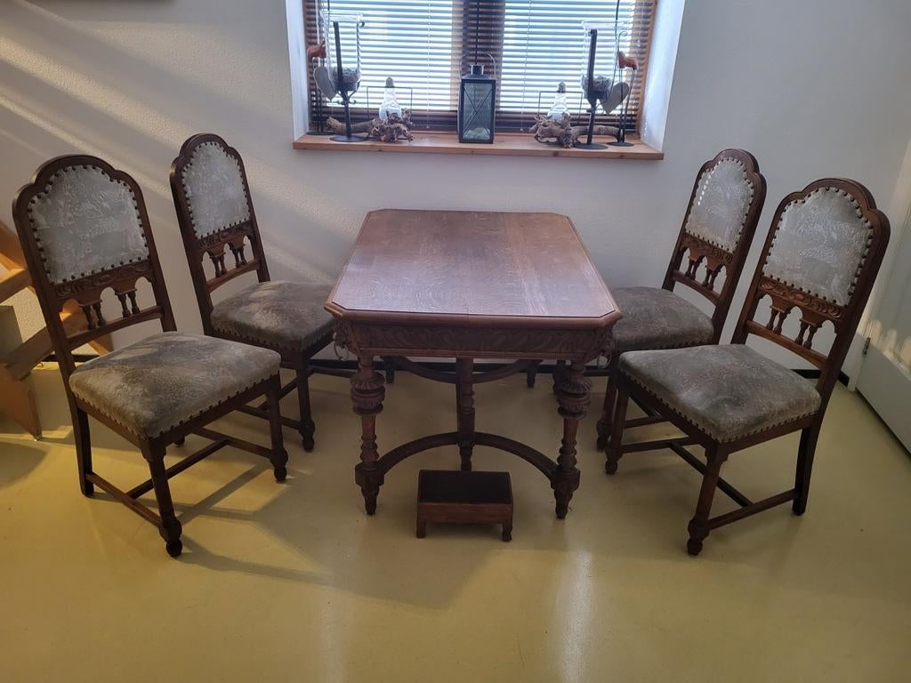Antieke eethoek met tafel, 4 stoelen en voetsteun, Antiek en Kunst, Ophalen