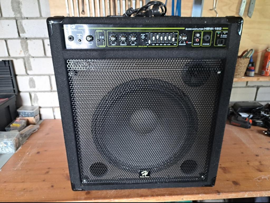 Basversterker HBW-150 met klein defect, Muziek en Instrumenten, Versterkers | Bas en Gitaar, Ophalen