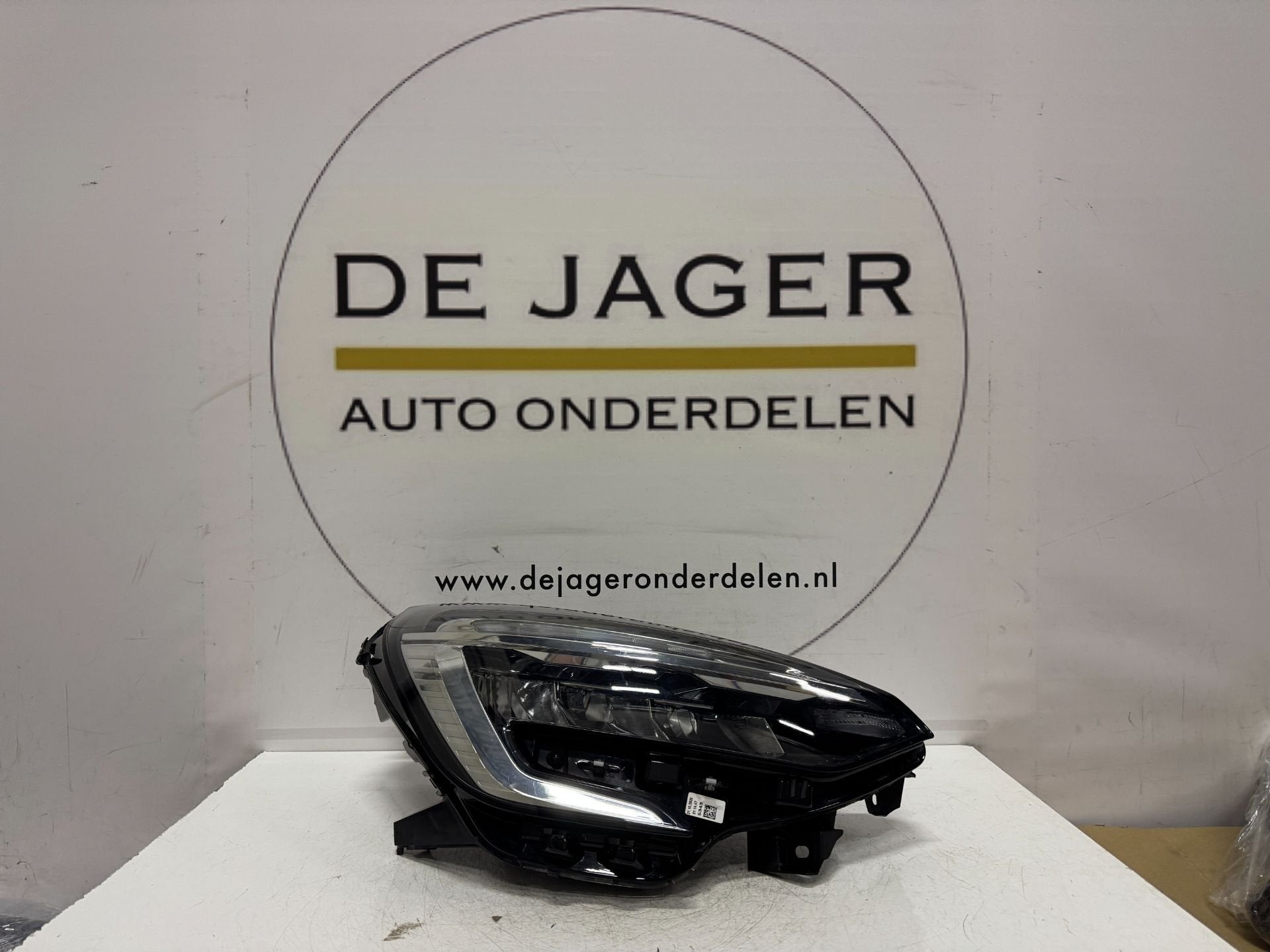 RENAULT CLIO V 5 KOPLAMP LED PURE VISION RECHTS 260100902R, Renault Group, Gebruikt, Contact.group@renault.com, Renault