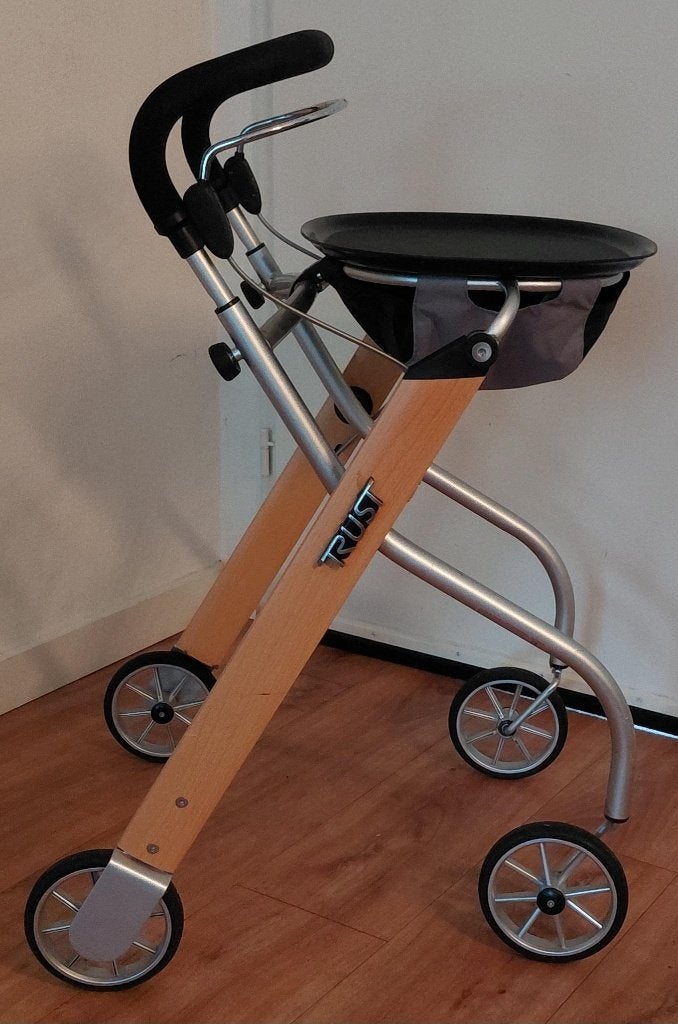 Rollator  Trust Let's Go  voor binnen  ( 6.6 kg )   z.g.a.n., Ophalen of Verzenden, Lichtgewicht, Zo goed als nieuw