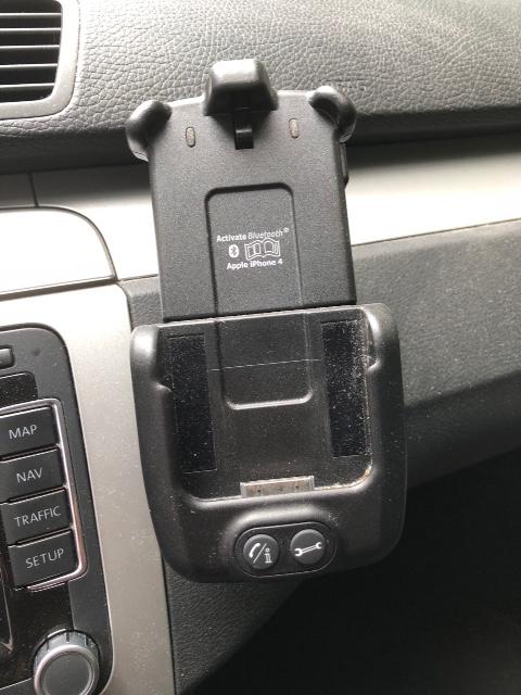 Carkit, telefoonhouder, oplader, iPhone, Volkswagen, Ophalen, Zo goed als nieuw