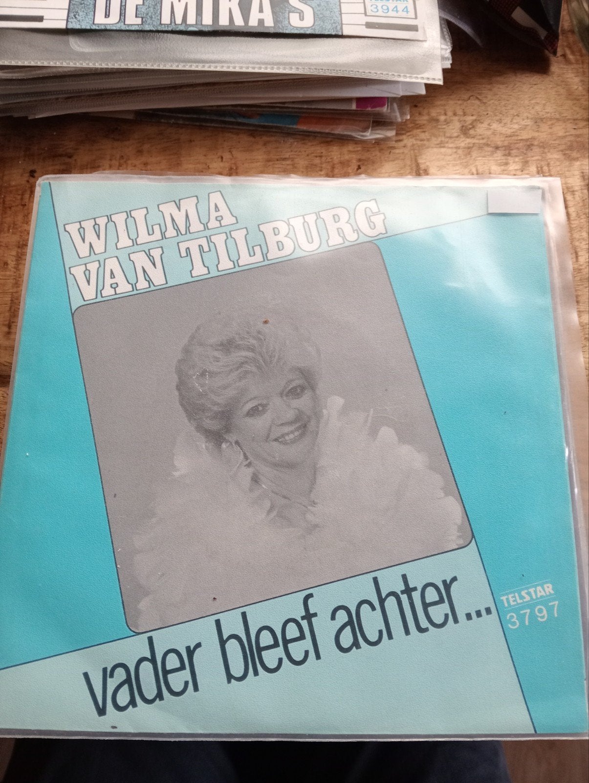 Wilma van Tilburg - vader bleef achter, Ophalen of Verzenden, Zo goed als nieuw, Overige formaten, Levenslied of Smartlap