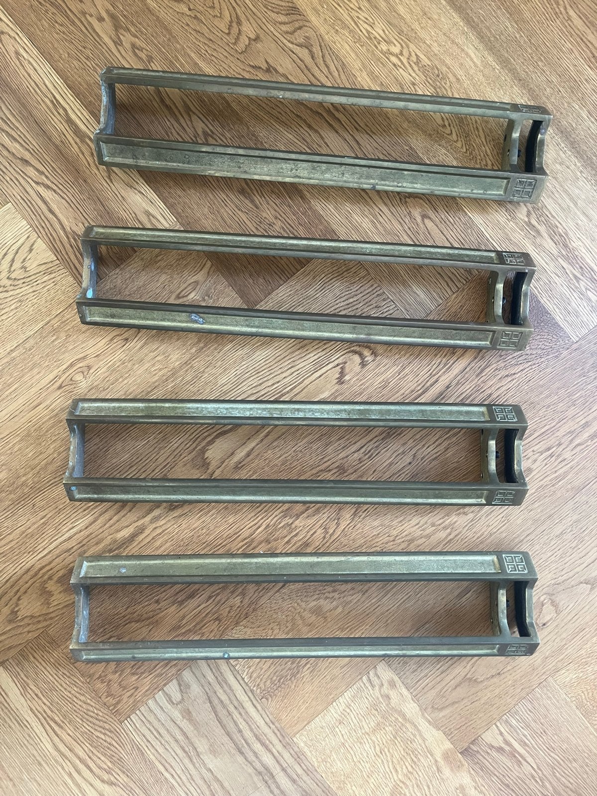 4 messing tafelpoten van Ghyzcy - Vintage, Antiek en Kunst, Ophalen