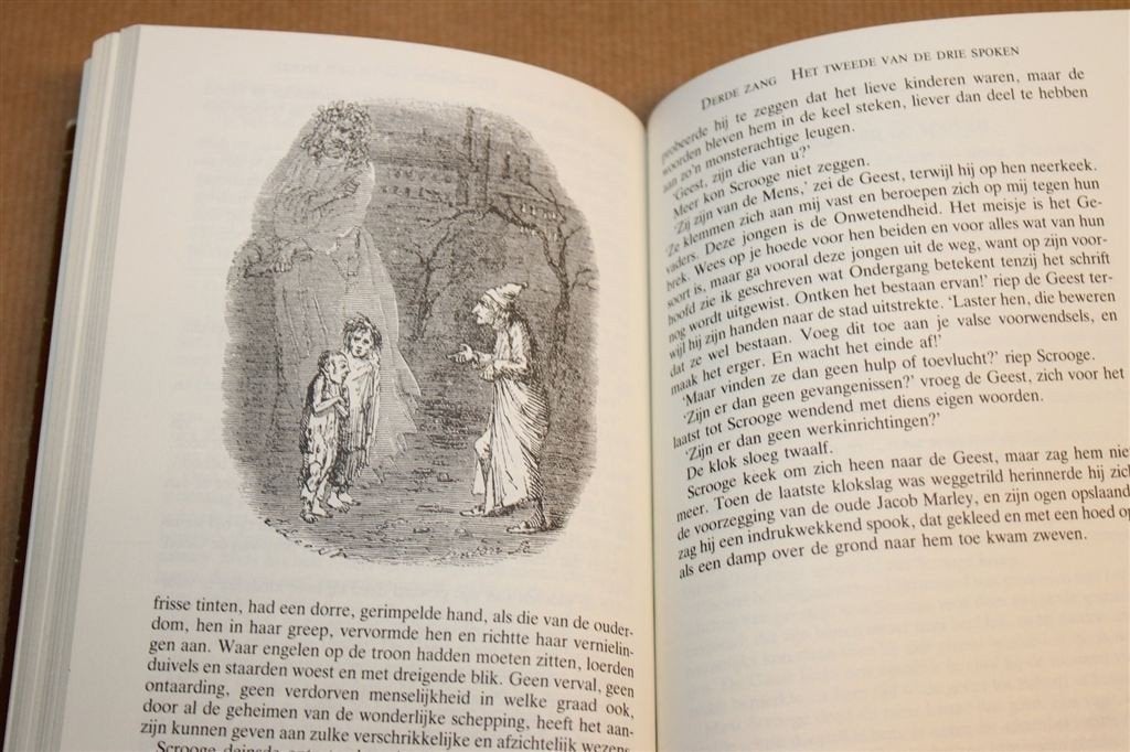 Een Kerstvertelling — Charles Dickens, 1e druk 1982 Prisma, Boeken, Ophalen of Verzenden, Gelezen