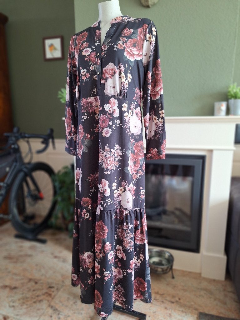 K-Design K Design lange nieuwe bloemen jurk L, K-design, Maat 42/44 (L), Nieuw, Ophalen of Verzenden