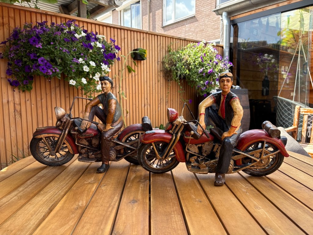 Handgesneden motoren, Ophalen, Zo goed als nieuw