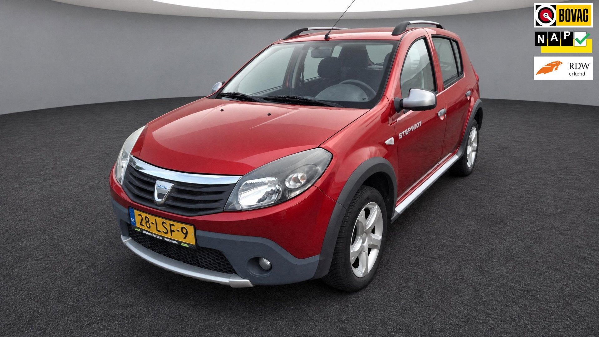 Dacia Sandero 1.6 Stepway, Auto's, Verwarmde buitenspiegels, Stof, Zwart, 4 cilinders