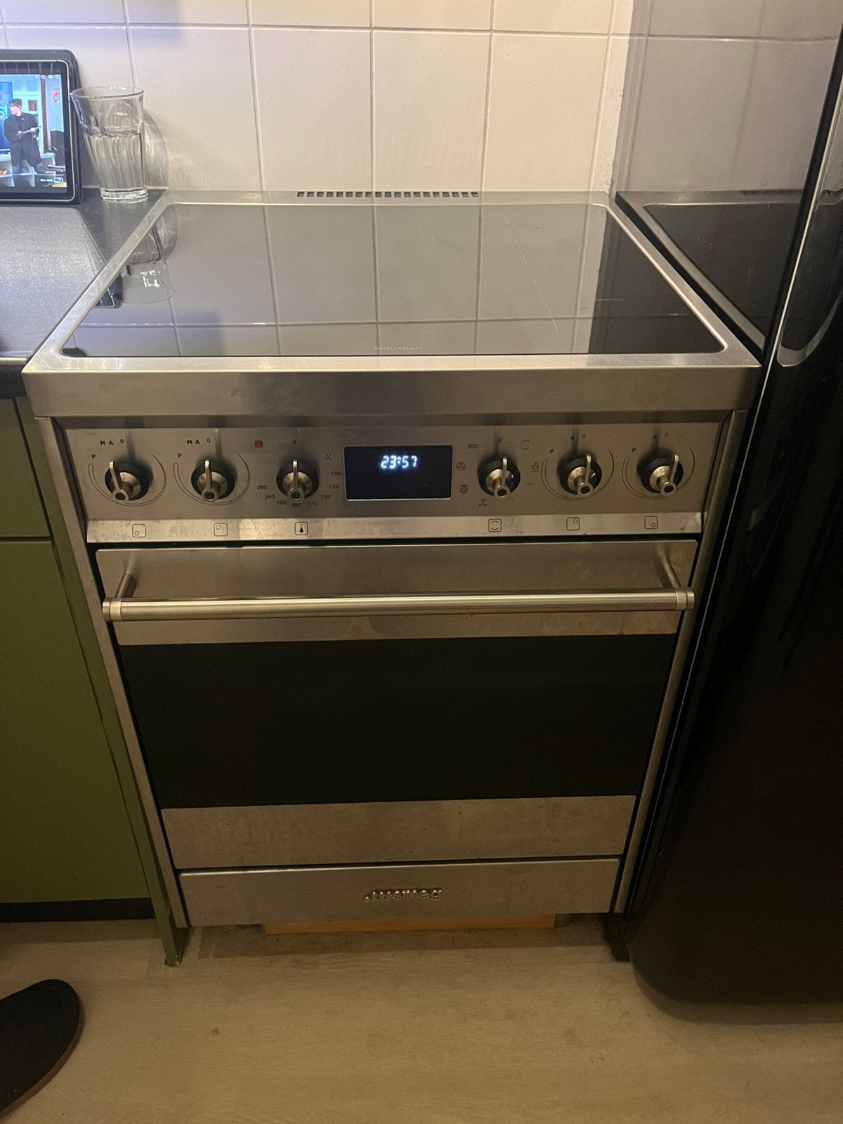 Smeg fornuis met keramische kookplaat, Ophalen, 60 cm of meer, Keramisch, 4 kookzones