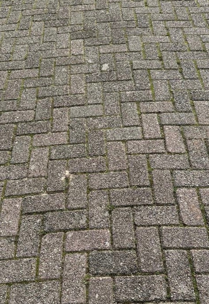 Gratis af te halen: Tegels, klinkers, zand en grind, Tuin en Terras, Ophalen, Gebruikt, Beton, Klinkers