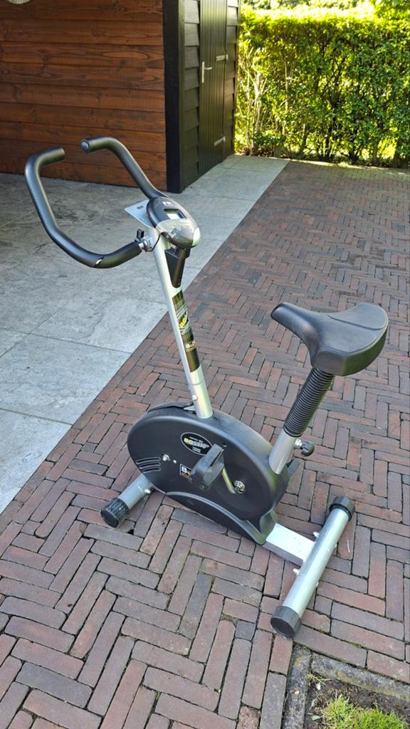 Verwaarloosde hometrainer (opknapper), Ophalen, Gebruikt, Metaal, Benen