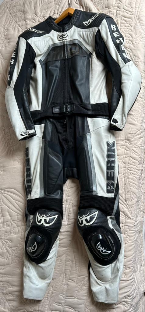 Berik leren combi, maat 52, Motoren, Kleding | Motorkleding, Ophalen, Tweedehands, Heren, Combipak