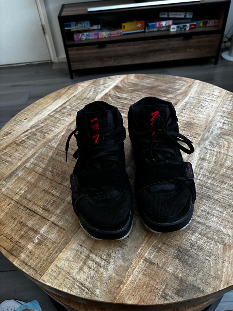 Jordan Zion 2 'Voodoo' Sneakers - Maat 42.5, Ophalen, Zo goed als nieuw, Zwart, Sneakers of Gympen
