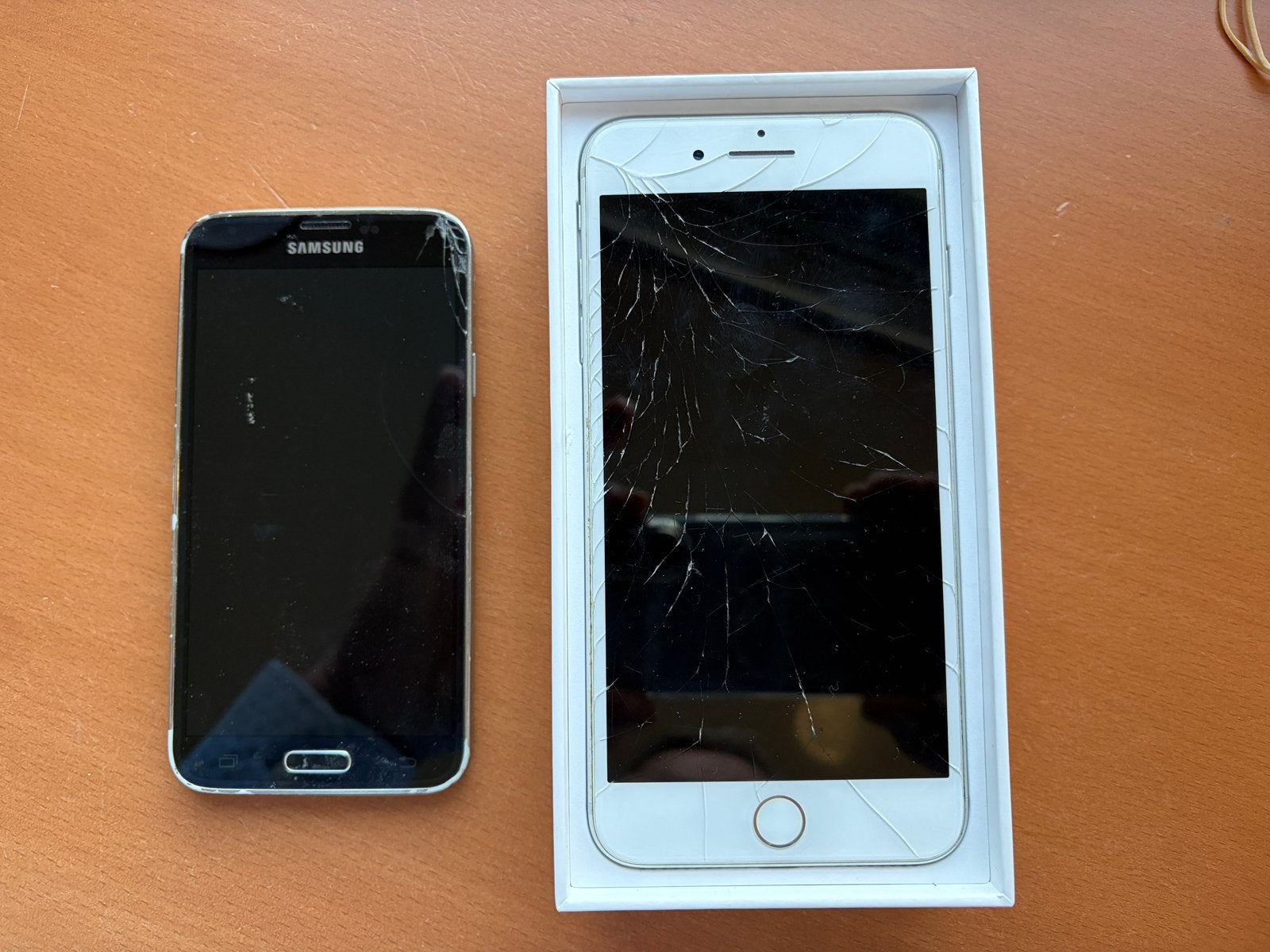 Samsung S5 en iPhone 7 Plus met kapot scherm, Telecommunicatie, Ophalen of Verzenden, Zonder simlock, IPhone 7 Plus, Zonder abonnement