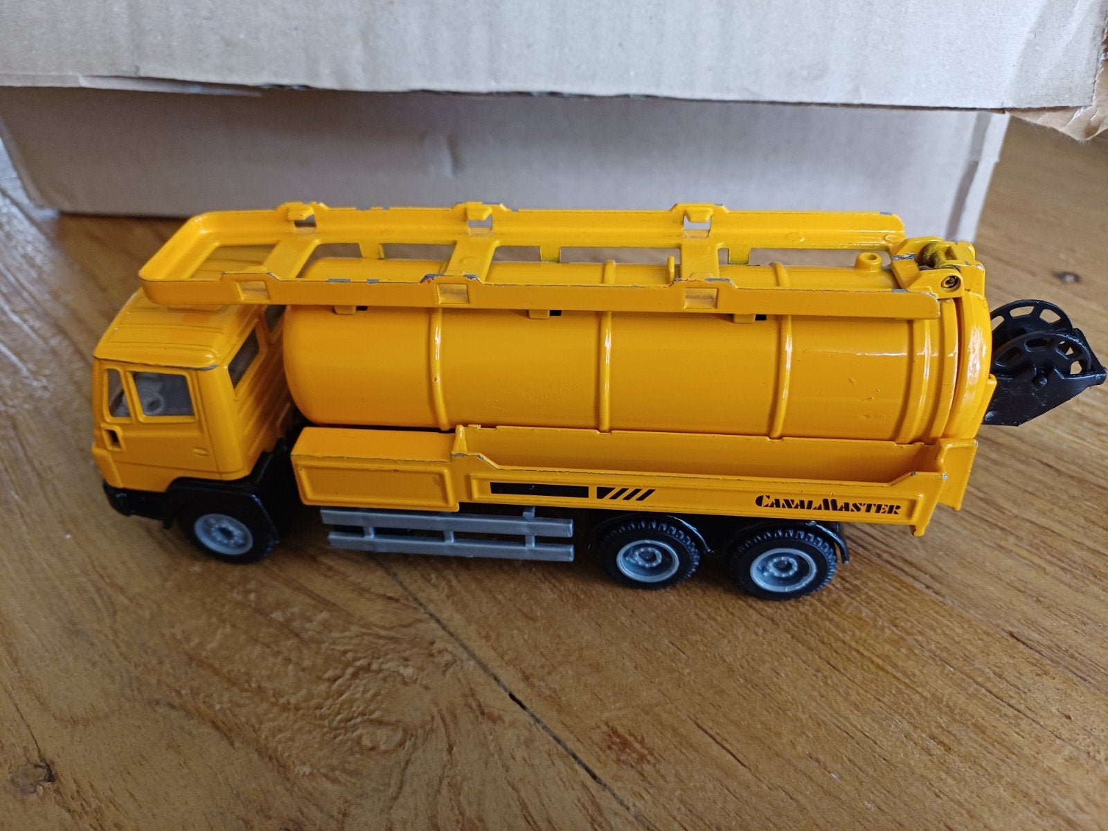 Gele speelgoed tankwagen - Canal Master, Ophalen of Verzenden, Gebruikt