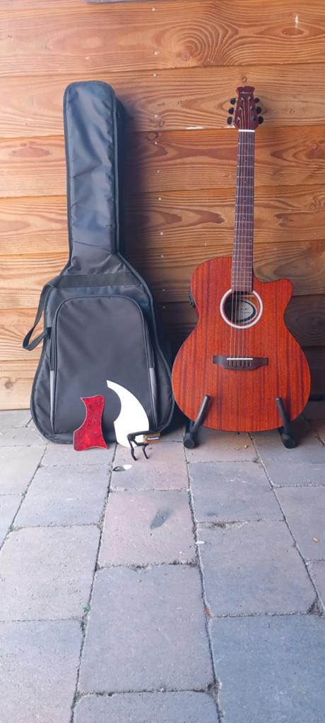 Semi-akoestische gitaar - Zo goed als nieuw, Ophalen, Zo goed als nieuw, Western- of Steelstringgitaar, Met koffer