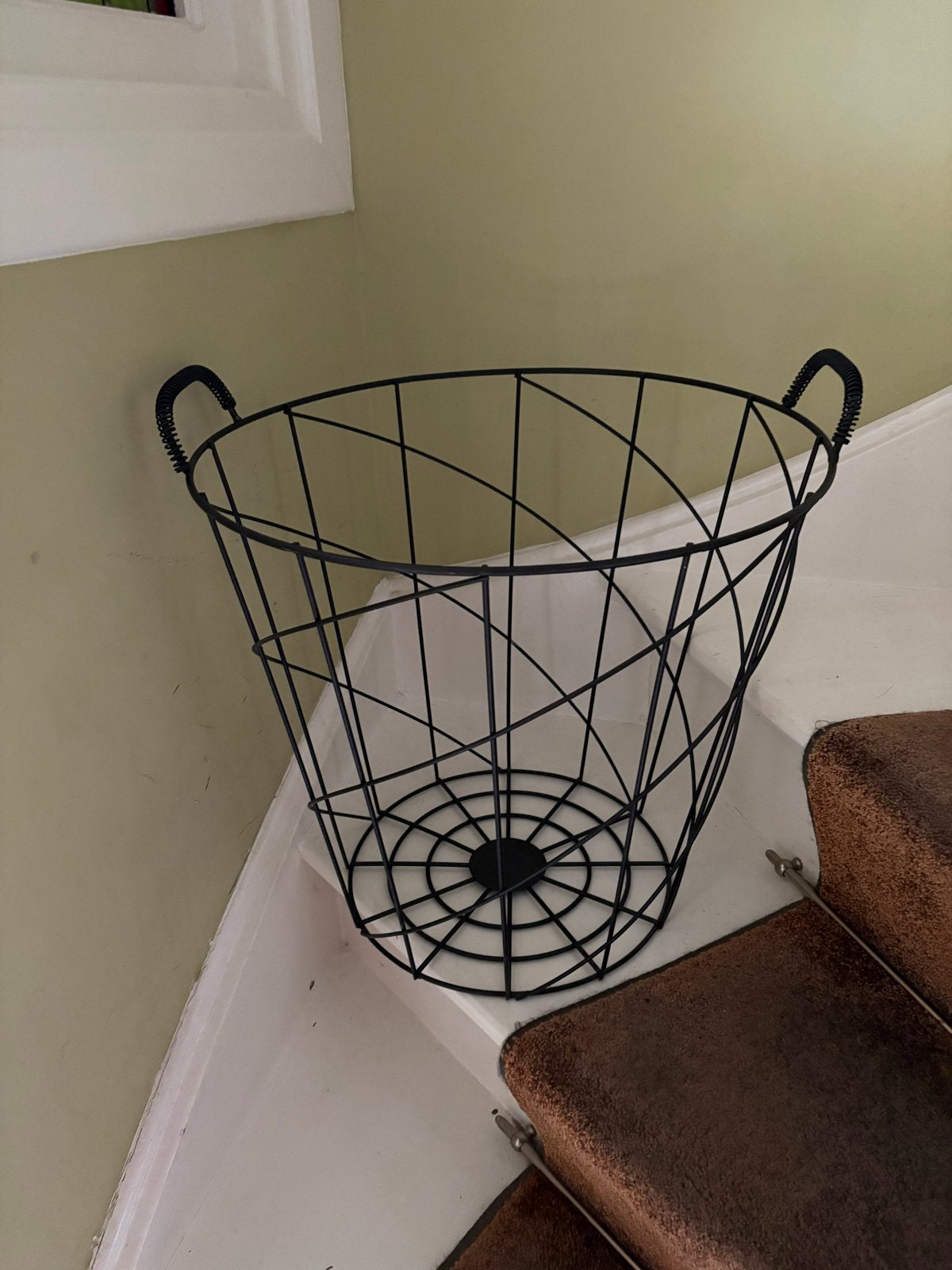 Zwarte metalen draadmand met handvatten, Ophalen, Met handvatten, Gebruikt, Mand