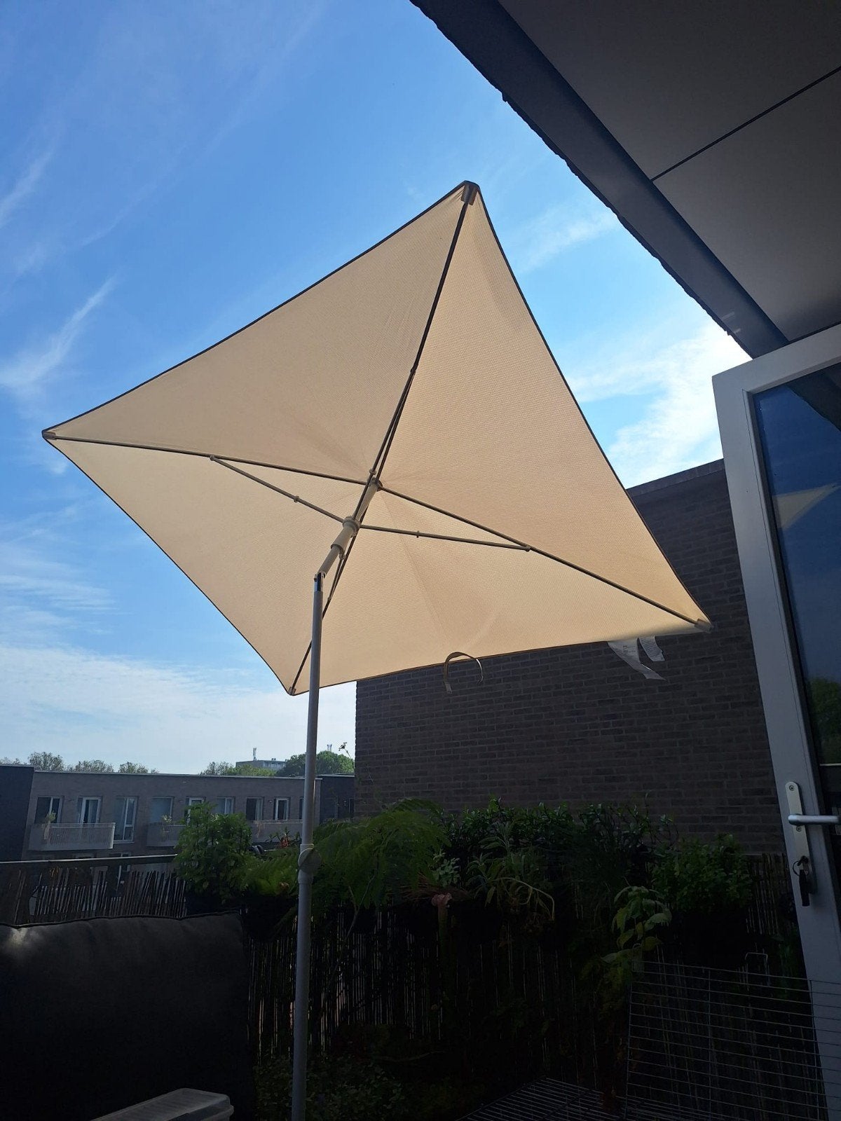 Parasol - Beige, 180x145 cm, Ophalen, Kantelbaar, Zo goed als nieuw, 1 tot 2 meter