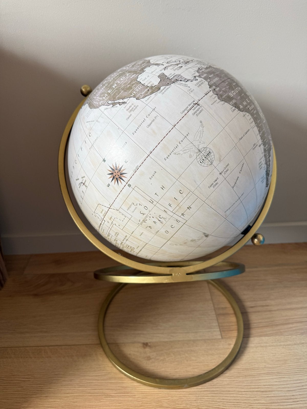 Maison du Monde Globe - Stijlvolle Wereldbol, Ophalen, Draaibaar, Zo goed als nieuw, Metaal