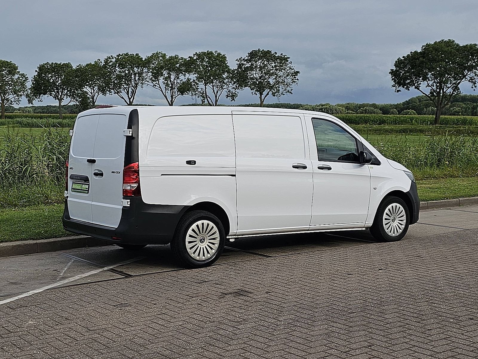 MERCEDES-BENZ VITO 116 l2 mbux navi camera!, Auto's, Bestelauto's, Gebruikt, Euro 6, 1807 kg, Mercedes-Benz