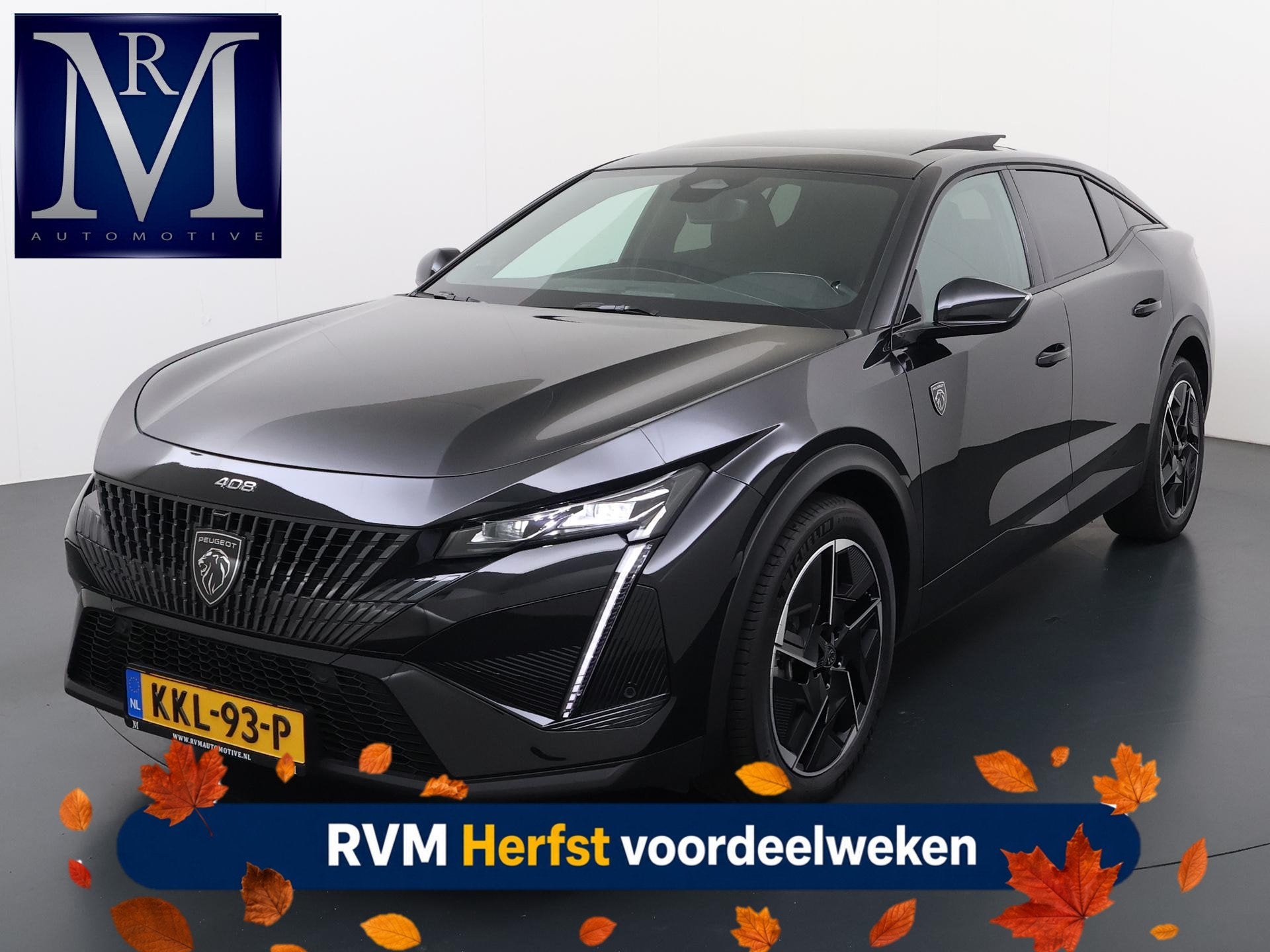 Peugeot e-408 GT 58 kWh VAN:43.740,- VOOR:35.877,- UW HERFST, Auto's, 213 pk, Leder en Stof, Zwart, Nieuw