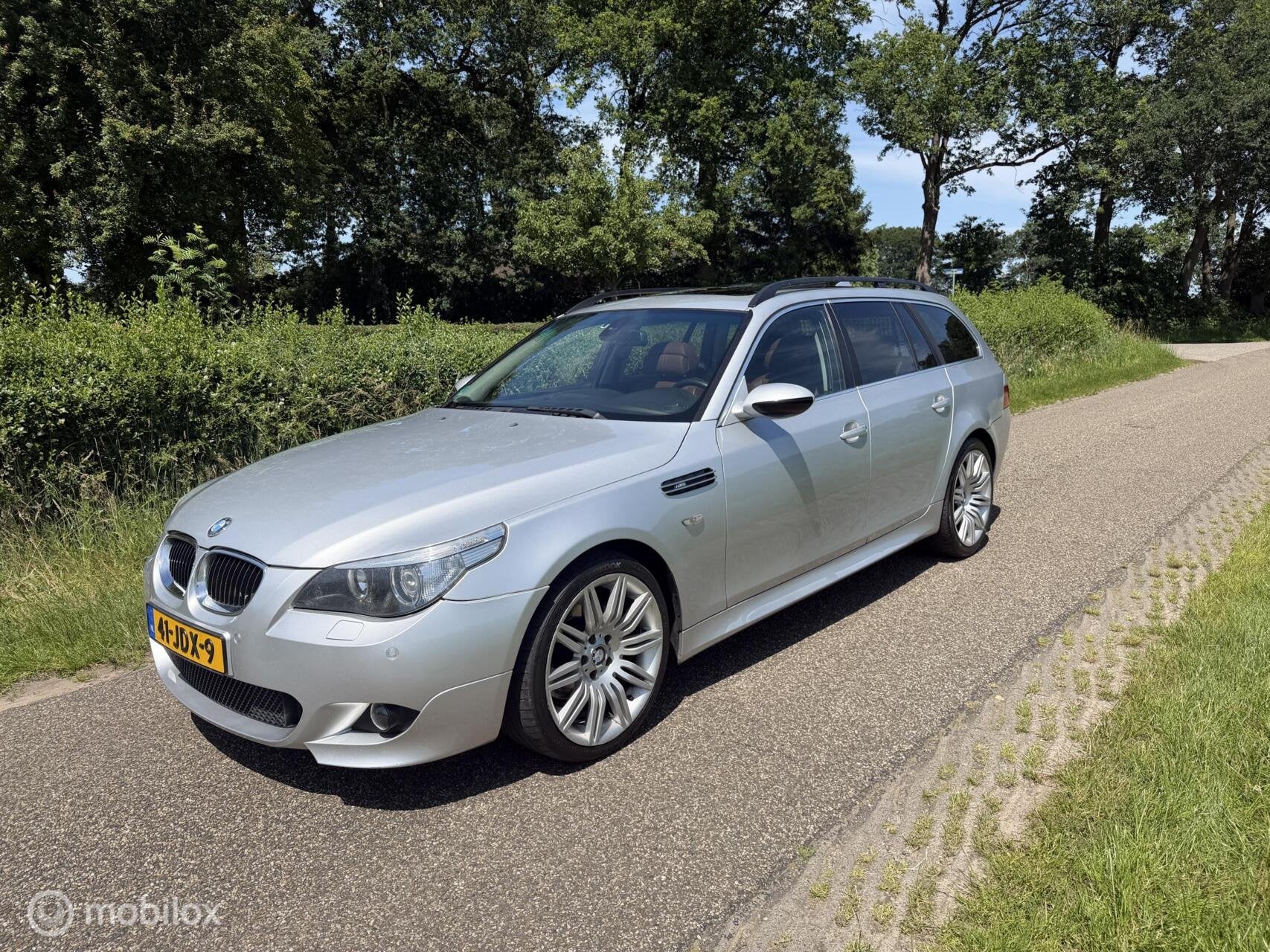 BMW 5-serie Touring 530d High Executive Pano M5 uitgevoerd!, Auto's, Achterwielaandrijving, Gebruikt, 2000 kg, 1655 kg