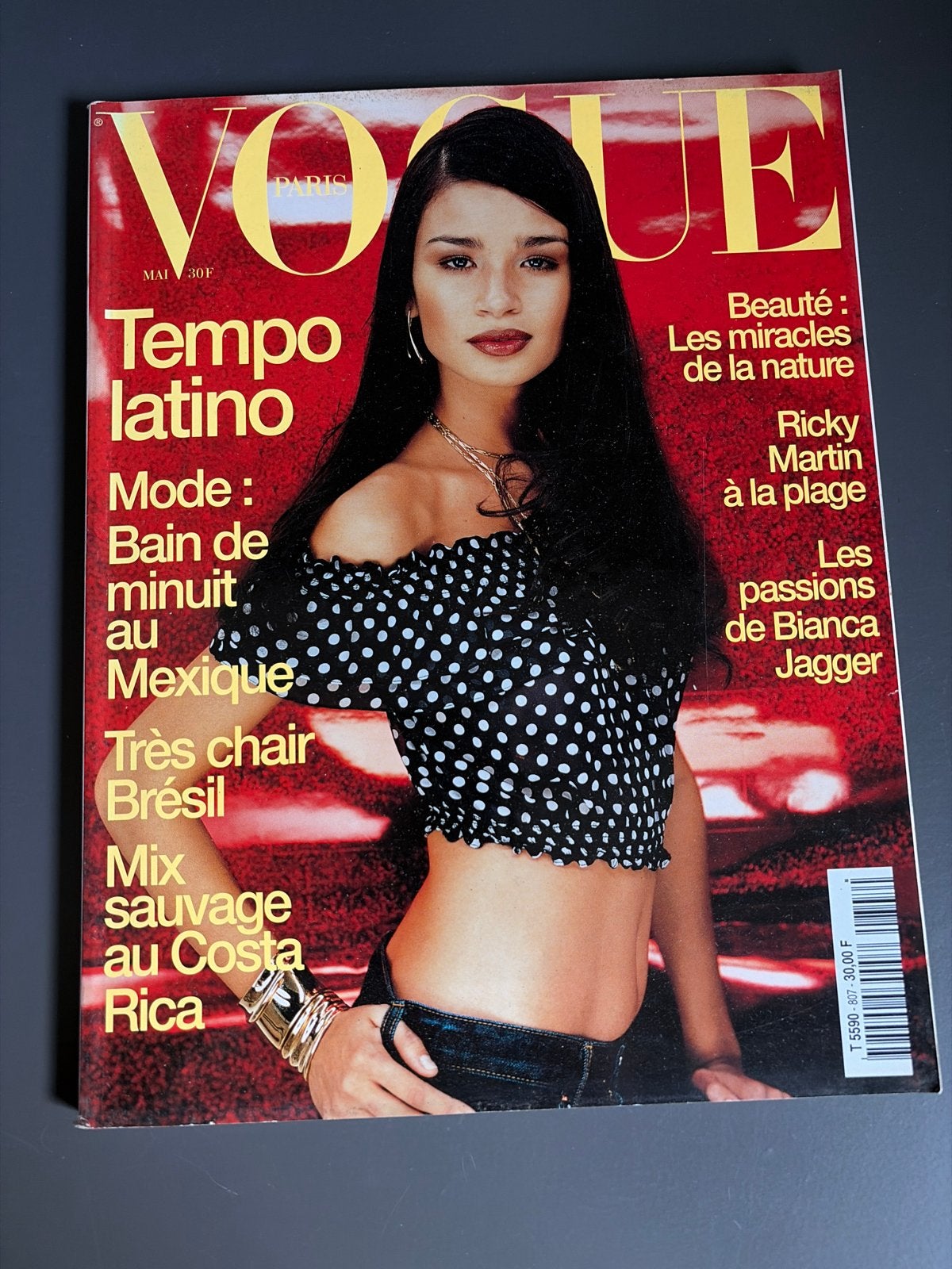 Vogue Paris mei 2000 - Tempo Latino, Boeken, Ophalen of Verzenden, Gelezen, Mode algemeen