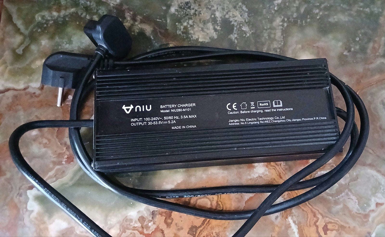 Niu MQI Sport Accu Oplader - Origineel, Ophalen of Verzenden, Zo goed als nieuw
