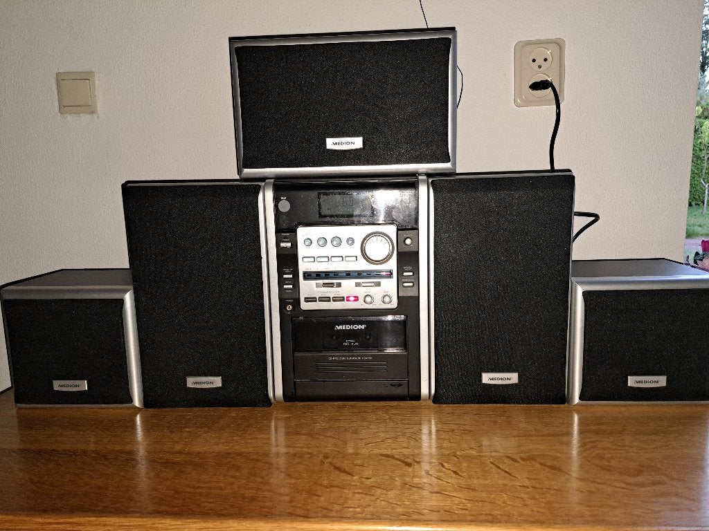 Medion stereo set met 5 speakers, Gebruikt, Ophalen of Verzenden, Microset, Tuner of Radio
