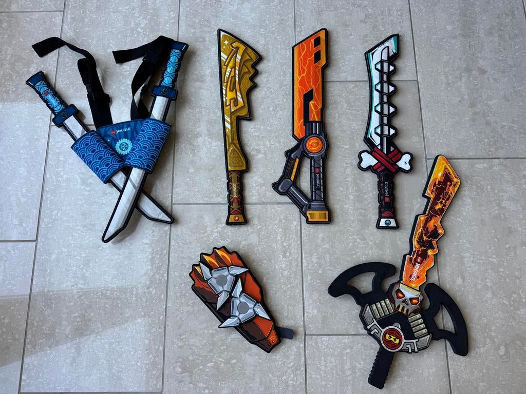 LEGO Ninjago speelgoedzwaarden, Ophalen of Verzenden, Zo goed als nieuw