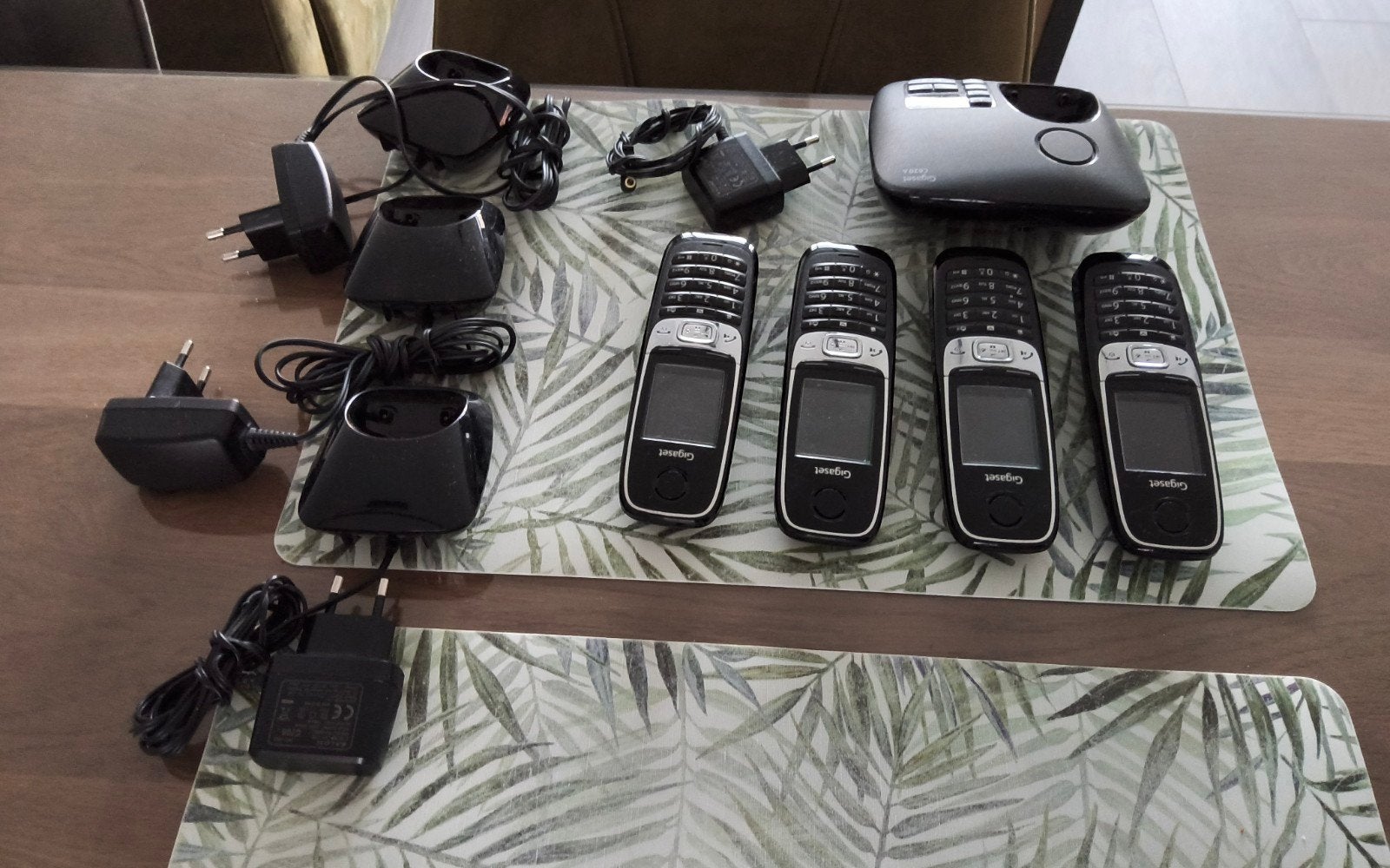 Gigaset Quatro draadloze telefoons met antwoordapparaat, Ophalen, Zo goed als nieuw, 4 handsets of meer, Stralingsarm