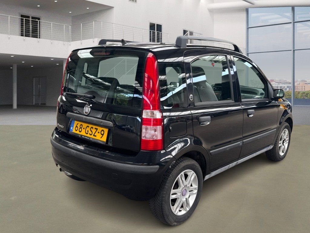 Fiat Panda 1.2 Young Airco Elekpakket LM.velgen Met.lak, Auto's, Fiat, Voorwielaandrijving, Elektrische ramen, Gebruikt, Zwart