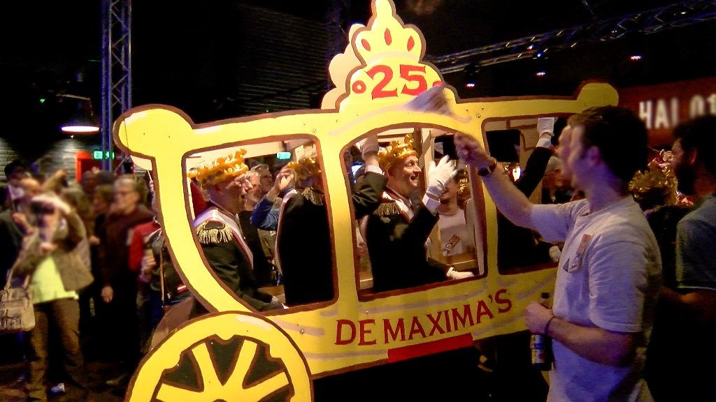 Gouden koets.  Loopgroep voor mannen en vrouwen, Ophalen, Carnaval, Maxima's, Overige maten