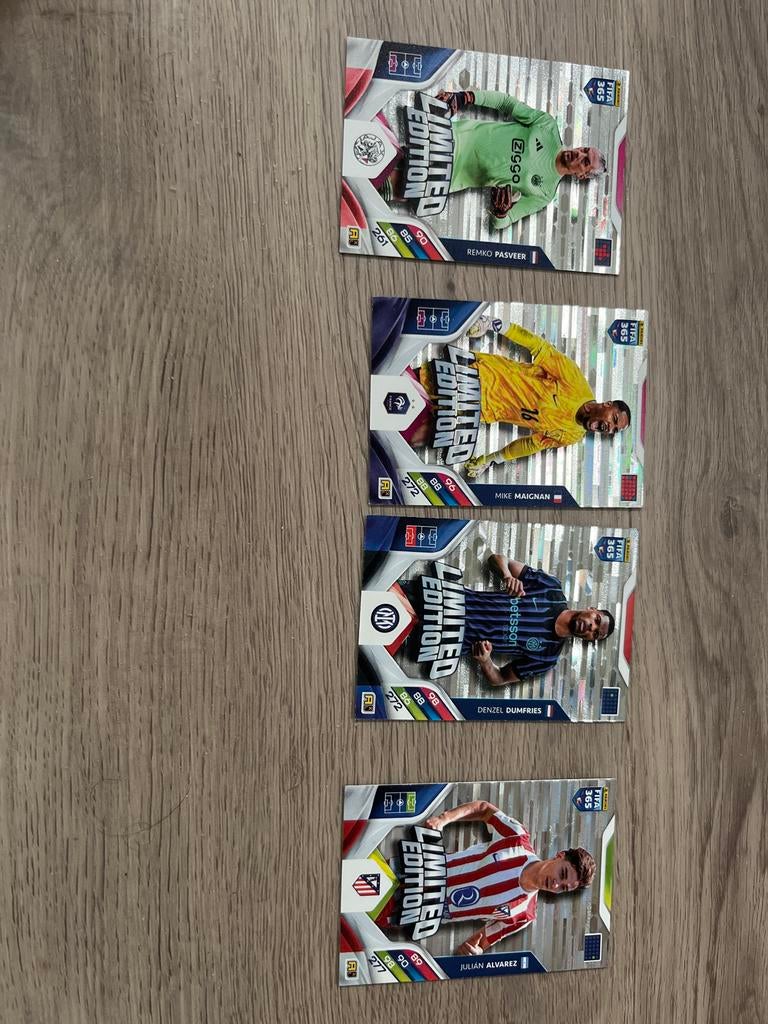 FIFA 365 Limited Edition voetbalplaatjes (4 stuks), Ophalen of Verzenden, Zo goed als nieuw, Overige sporten, Spelerskaart