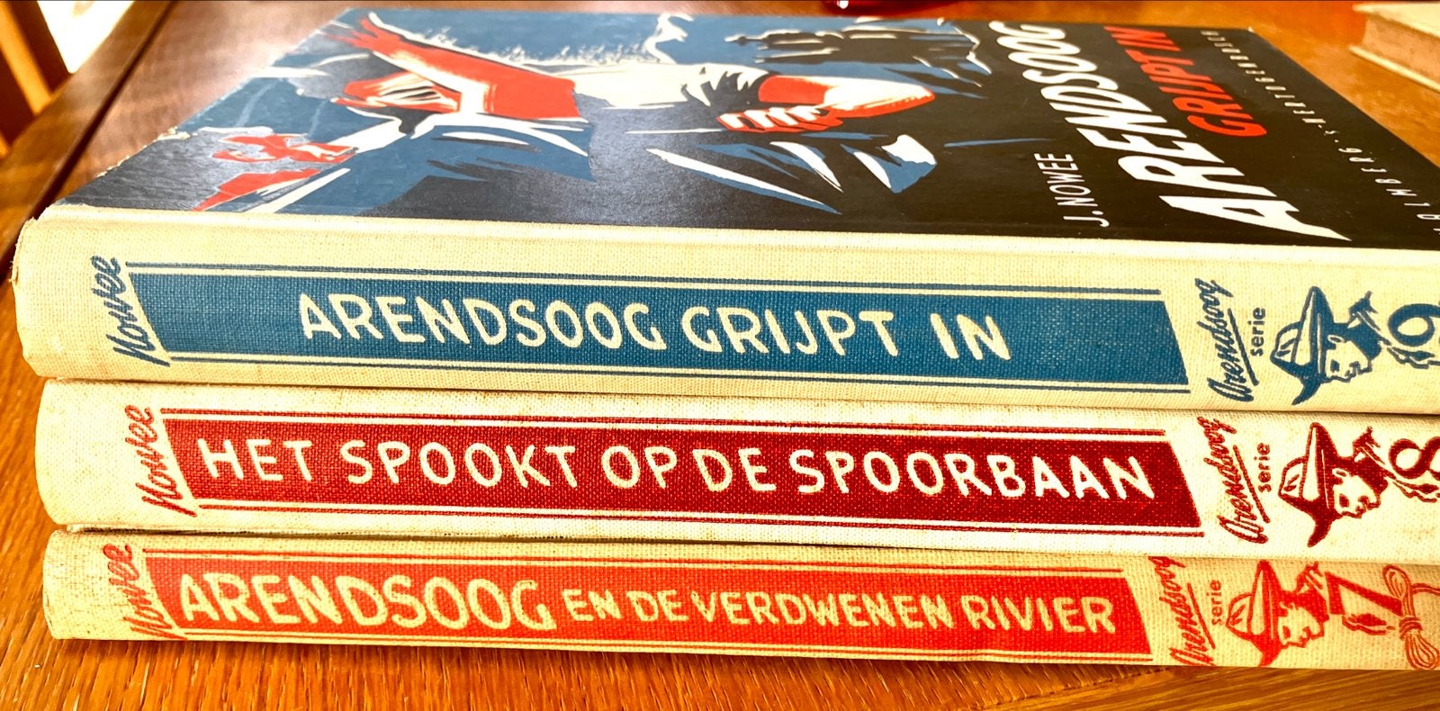 Arendsoog serie - 3 boeken van J. Nowee, Boeken, Ophalen of Verzenden, Gelezen